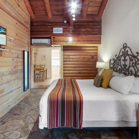 Wimberley Log Cabins Resort And Suites- Unit 3 Exteriör bild
